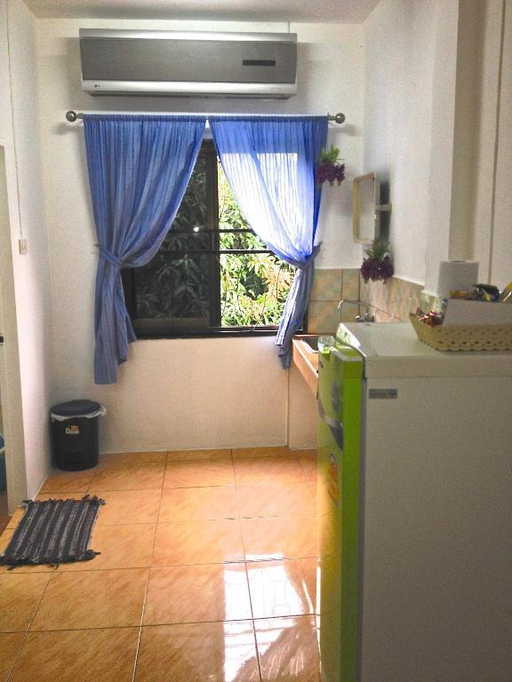 Little Austria Tams Guesthouse Chaweng  Rom bilde